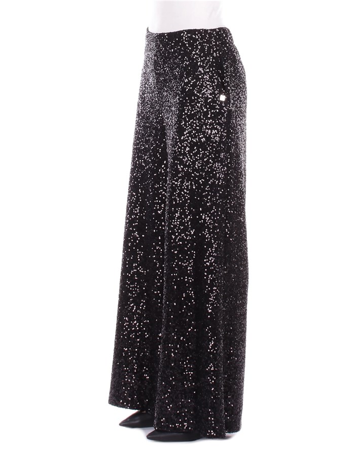 MANILA GRACE A Palazzo Nero