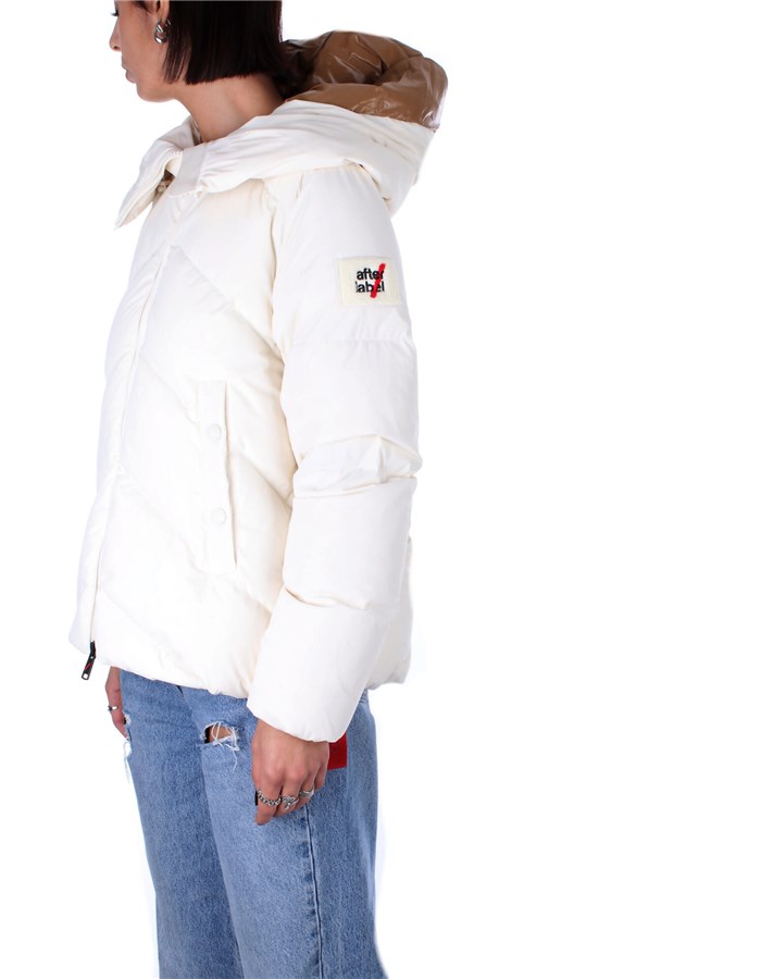 AFTER LABEL Short White